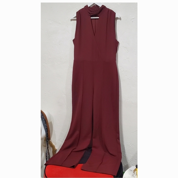 WHBM Elegant Sleeveless Burgundy Jumpsuit Size 10 - Picture 1 of 14